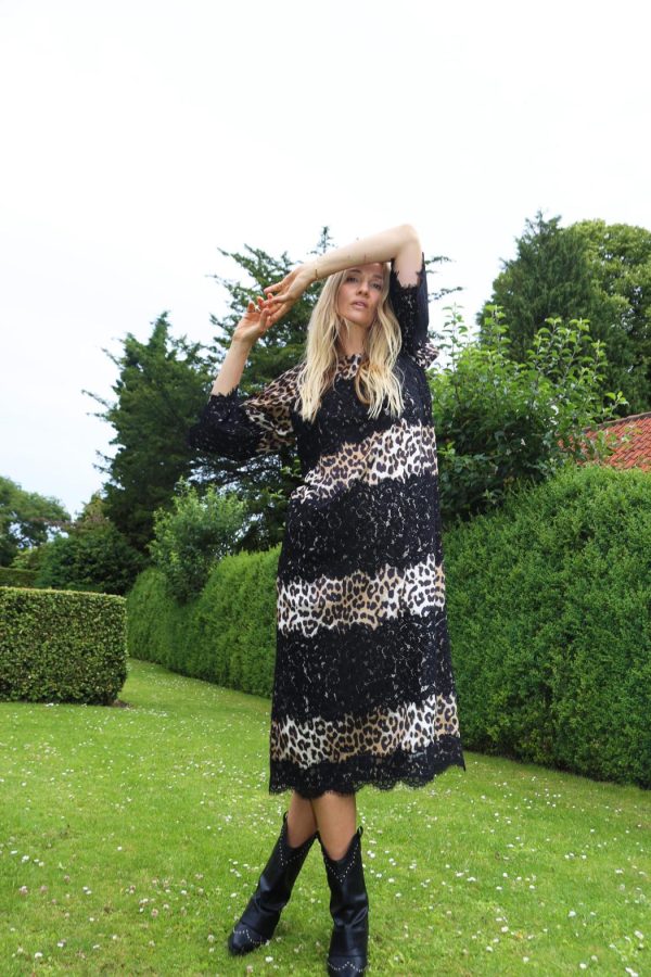 Joannadavila.shopb80c6182be 1